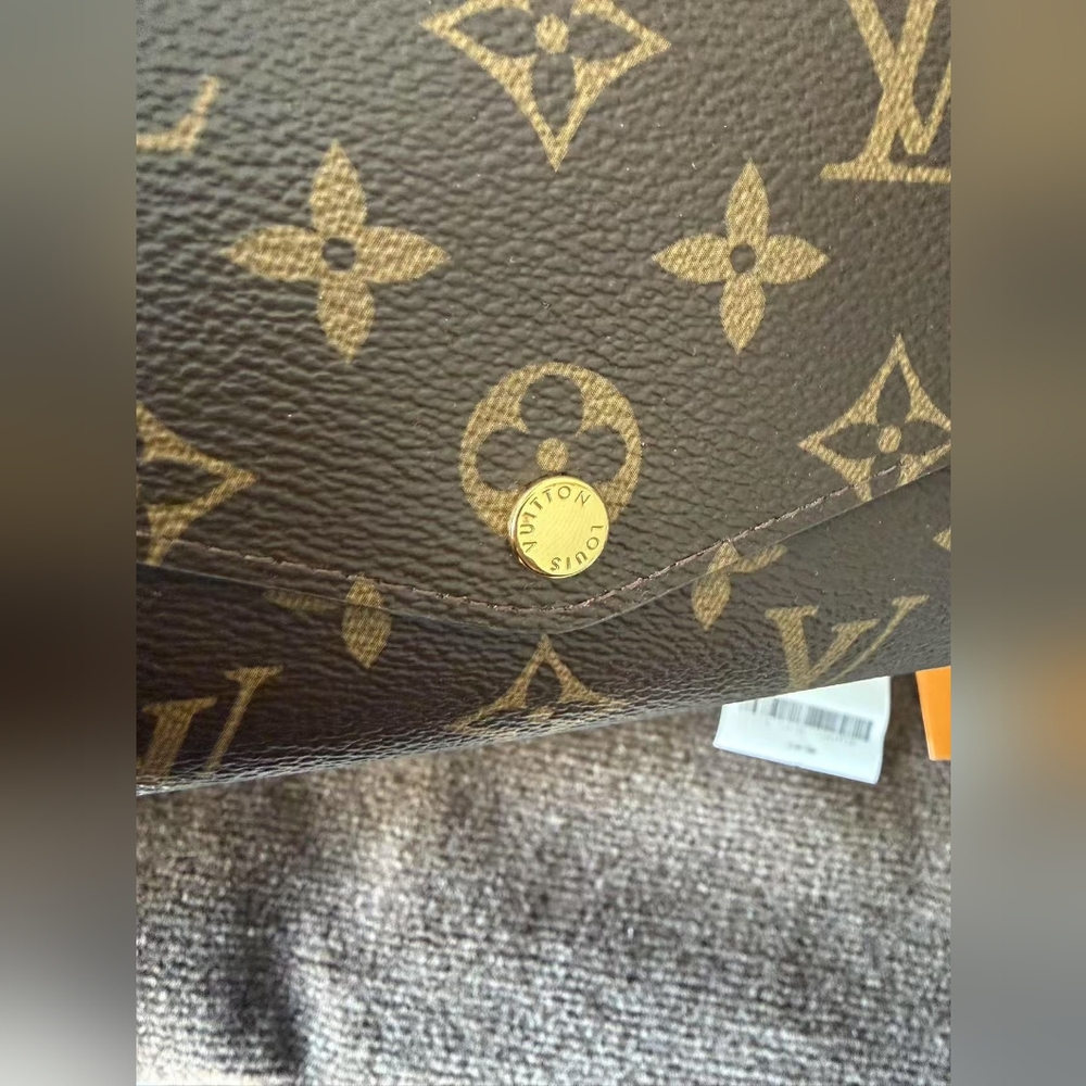 Louis Vuitton Sarah Wallet - Picture 7 of 16